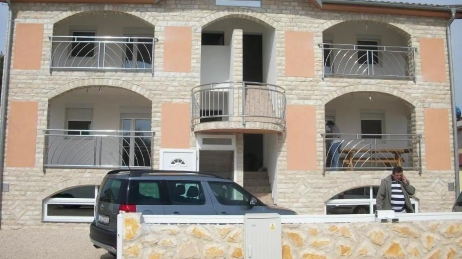 Charmante Ferienwohnung Mit Balkon Vir