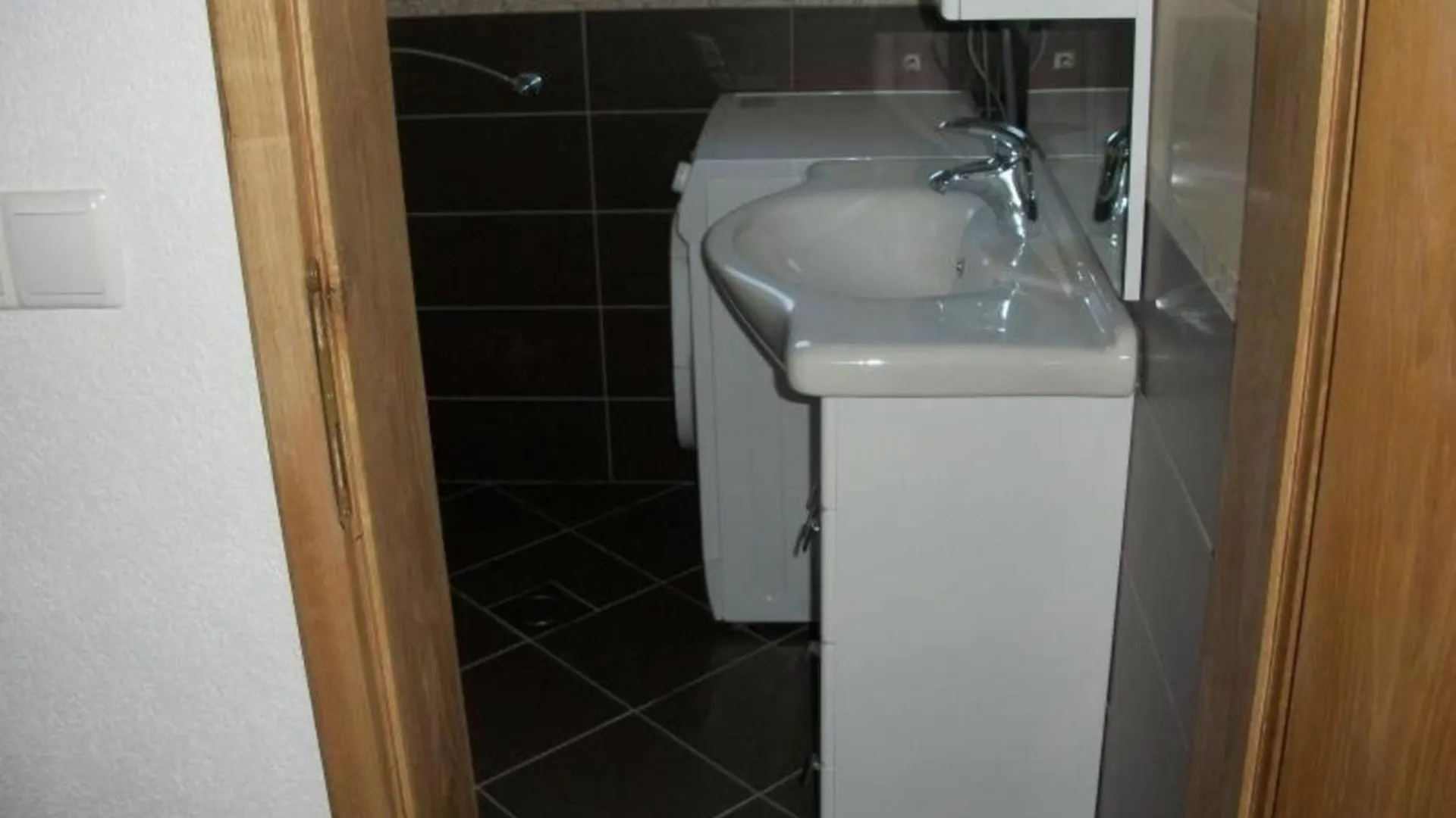 Charmante Ferienwohnung Mit Balkon Vir Apartment