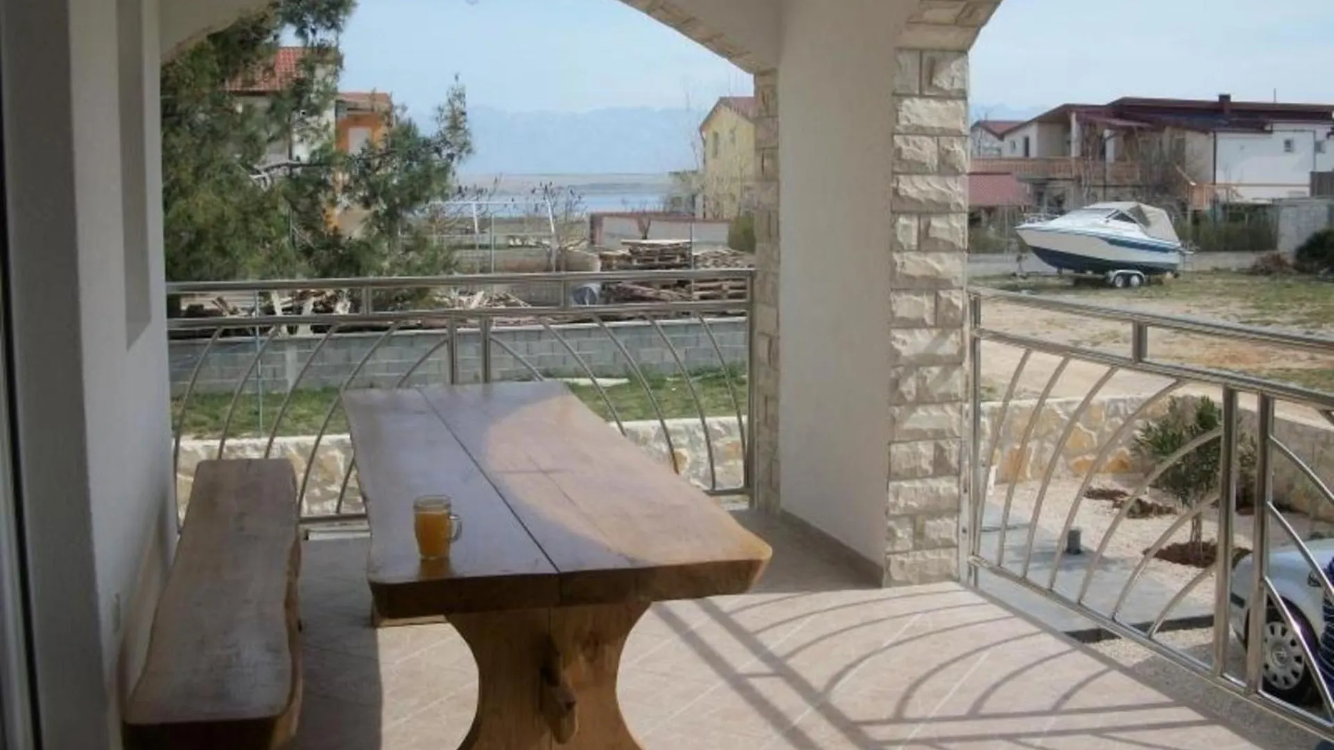 Charmante Ferienwohnung Mit Balkon Vir Apartment